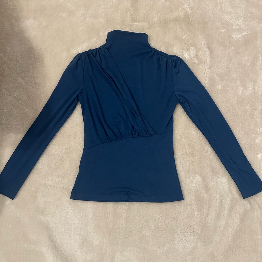 Ruched Longsleeve Women’s Top - Picture 6 of 7